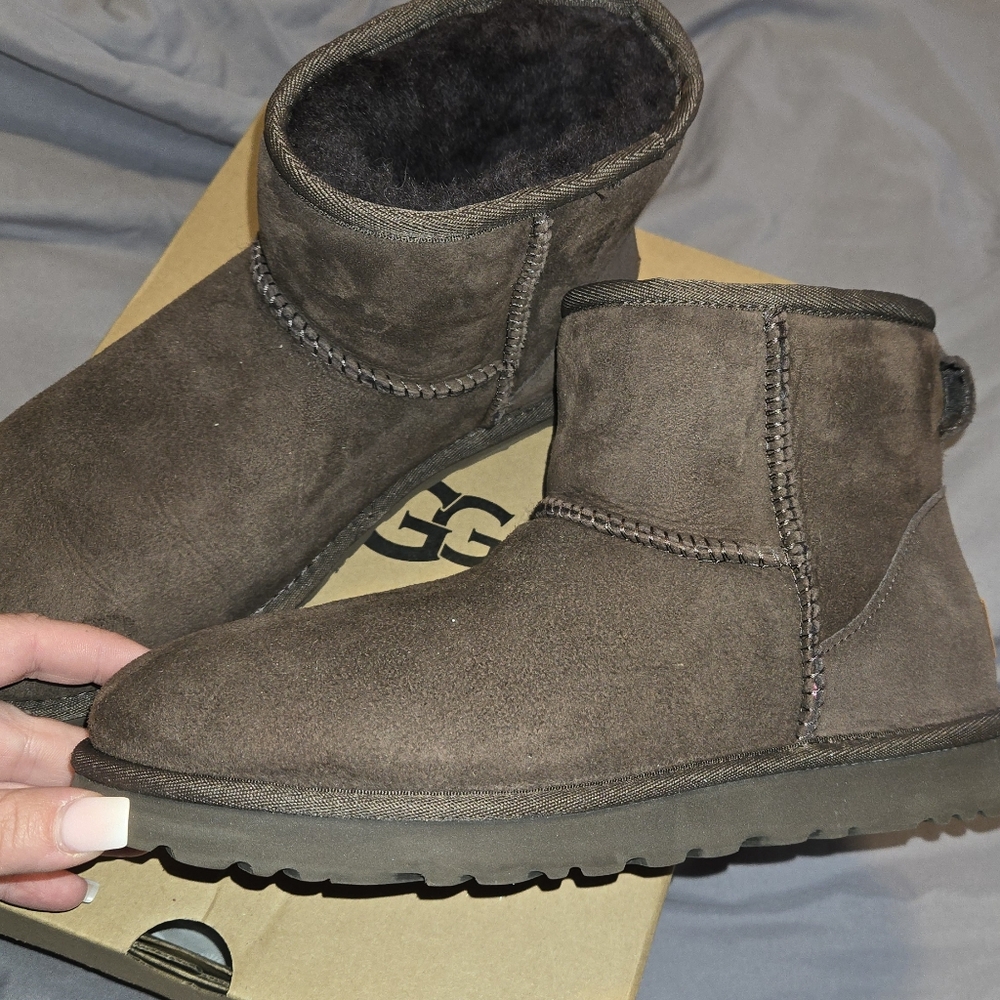 Womes UGG Classic Mini - 8 - Picture 5 of 8